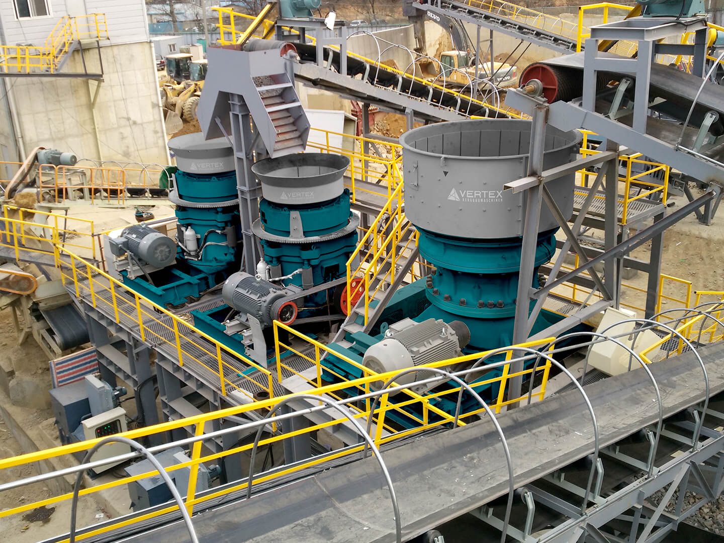 Pictures of Fixed concrete crusher